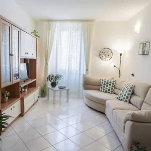 Apartment La Casa Di Anna, Como