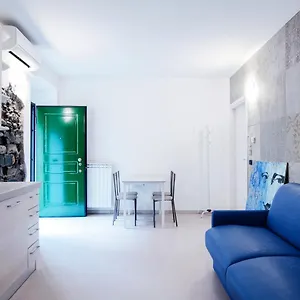Blue Loft - The House Of Travelers Appartamento